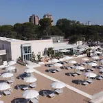 酒店 Riviera 5*