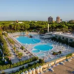 Riviera 5* لينانو سابيادورو