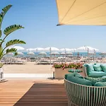 فندق Riviera