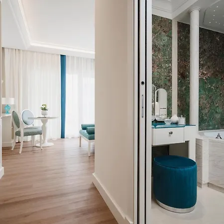 Riviera Szálloda 5*