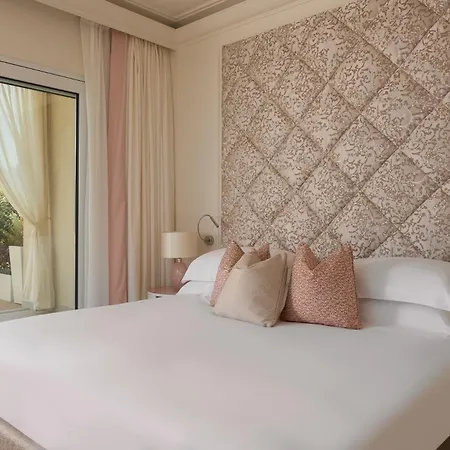 Riviera Hotel