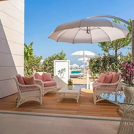 Riviera Hotel