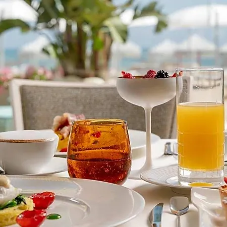 Riviera Hotel 5*