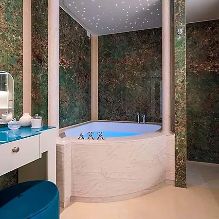 Riviera Szálloda 5*